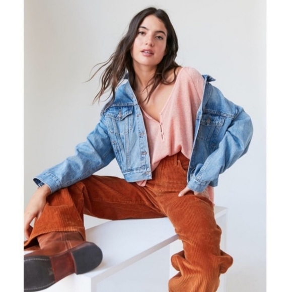 🆕️ UO Blaire Bell Sleeve Henley Top - Picture 3 of 3